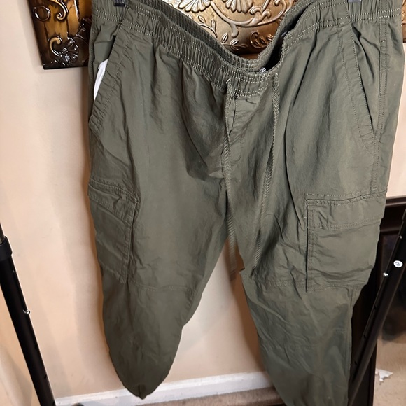 GAP Other - Men’s Gap cargo joggers size X-Large